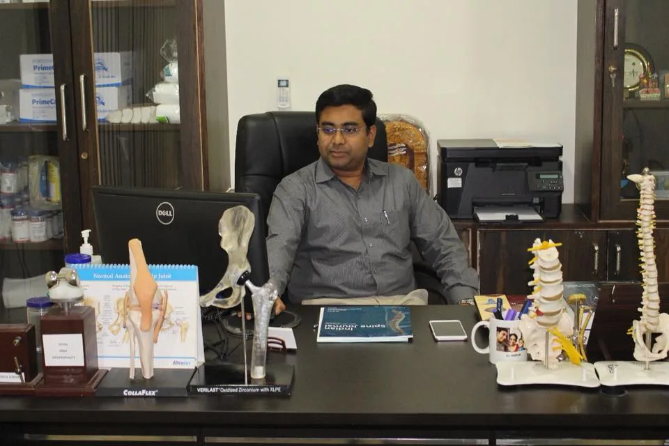 Dr. Varun G.B.S, Orthopedic, Joint Replacement & Spine Surgeon at Vivan Bone & Women Care